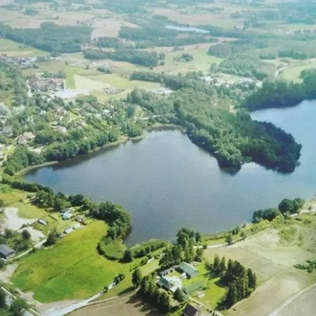 Nad Jeziorem, Kamien. * Kamień
